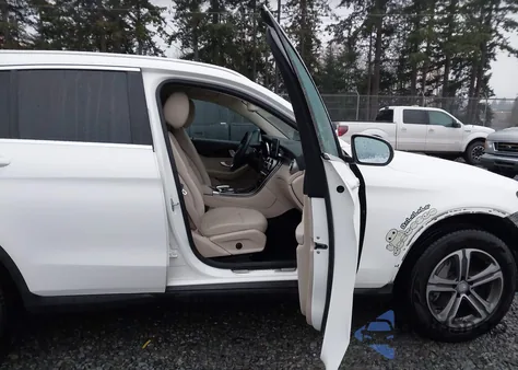 2016 Mercedes-Benz Glc 300 из США, поврежденный, VIN WDC0G4JB7GF107793